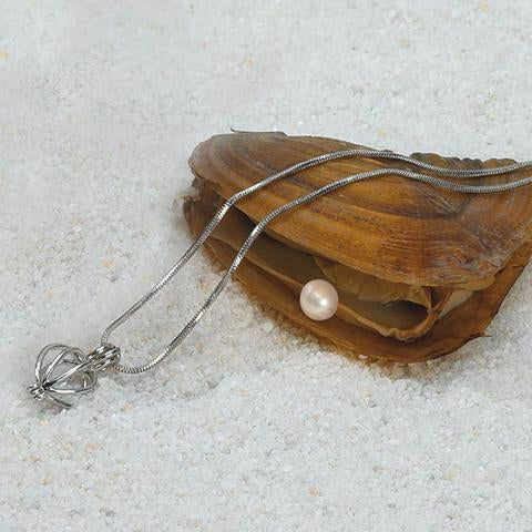 Oyster Pearl Necklace (18” Chain)